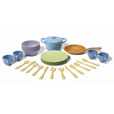 Cookware and Dining Set by Green Toys 1